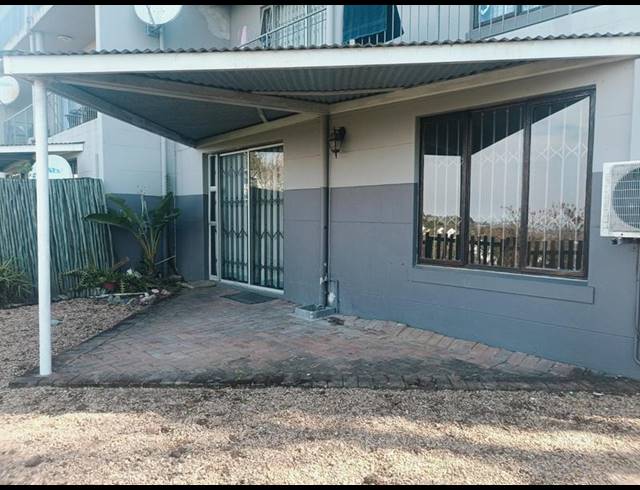 2 BEDROOM TOWNHOUSE FOR SALE IN THE WOLDS
